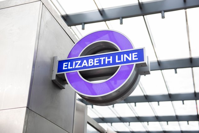 Tube sign "Elizabeth Line"